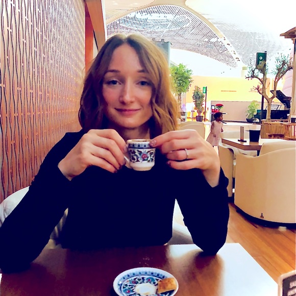 Meet your Posher, Kamila - Picture 1 of 1